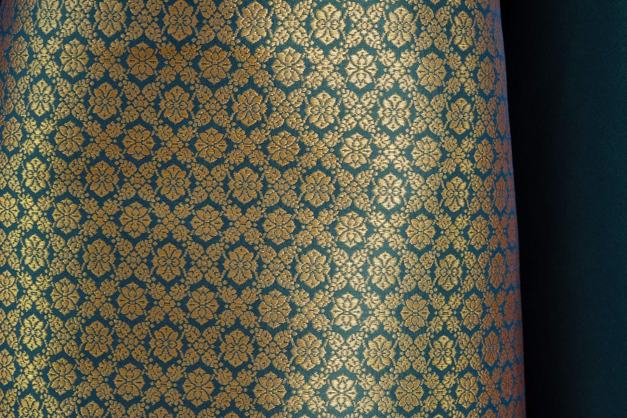 Worship & Blessings – Royal Yok Dok Silk of Lamphun 4